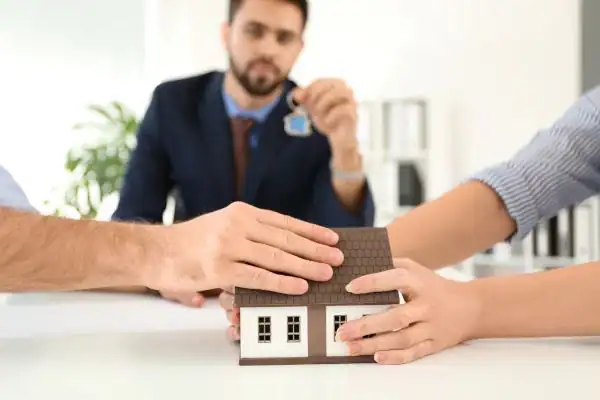 Couple arguing over property in divorce mediation Torquay