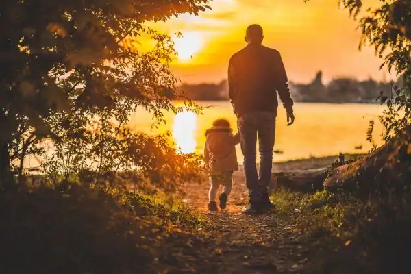 image of dad and child - parental alienation Torquay